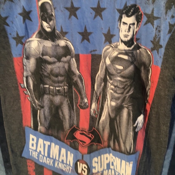 Batman Vs Superman DC Artistic T Shirt For Women/Youth - Size Small - Picture 2 of 7